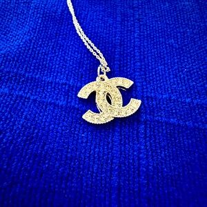 Elegant Silver Pendant Necklace